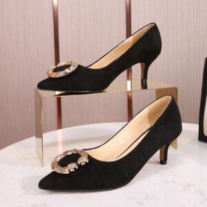 The Low Black Cover Shoe offers classic style with everyday comfort. Designed with a sleek full coverage front and a comfortable low heel.