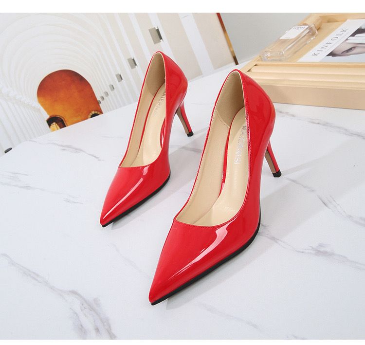 The Low Red Cover Shoe adds a bold yet elegant touch to your everyday style. Featuring a sleek full coverage design and a comfortable low heel.